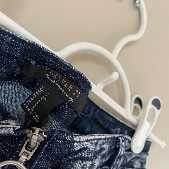 Forever 21 Dark Blue Denim Mini Skirt NWOT size SMALL - Picture 3 of 3